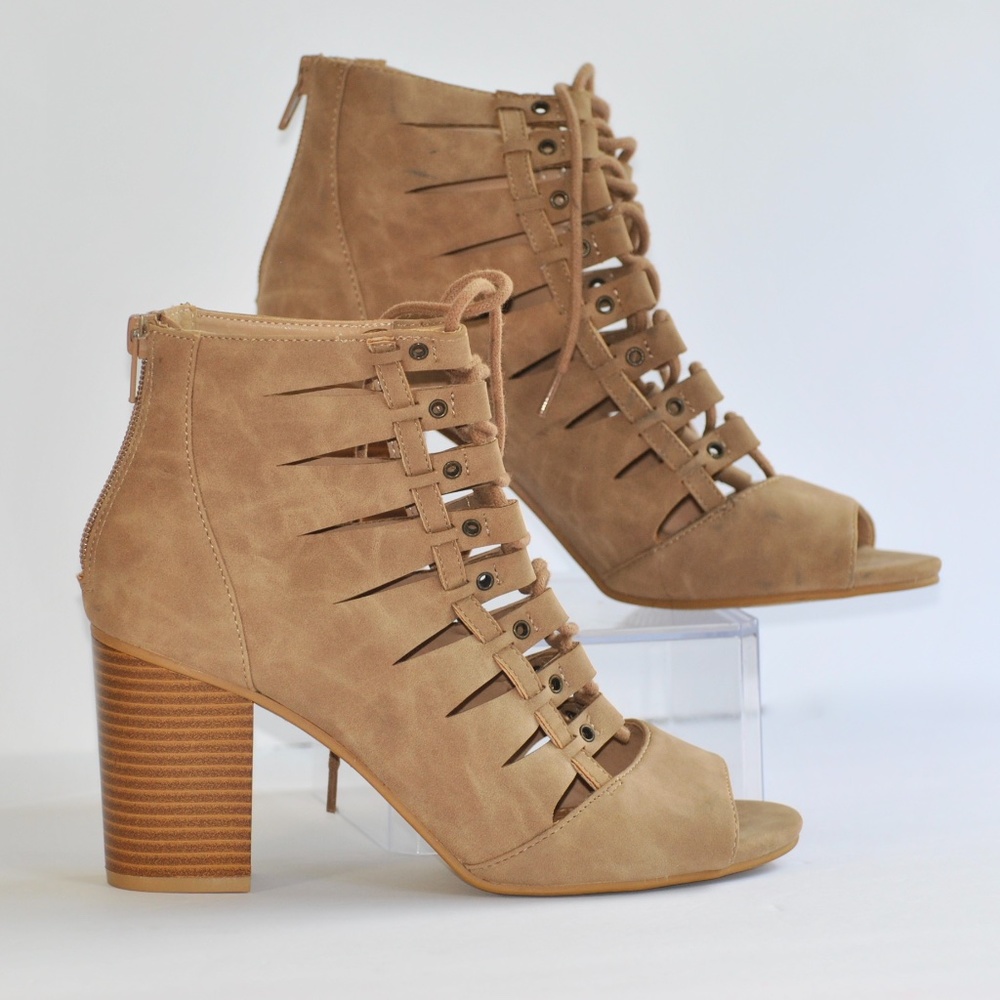 Size 7.5M Rampage High Heel Shoes